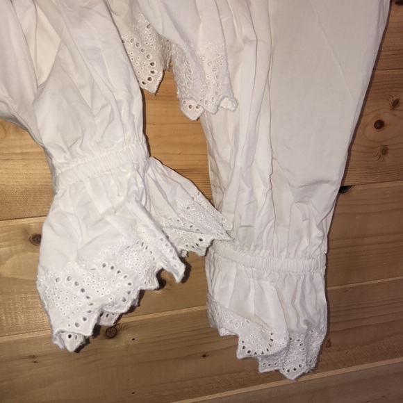 Topshop || NWOT || White Eyelet Ruffle Ling Sleeve Top - Picture 5 of 8